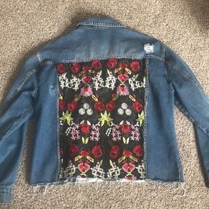 Floral Detailed Denim Jacket